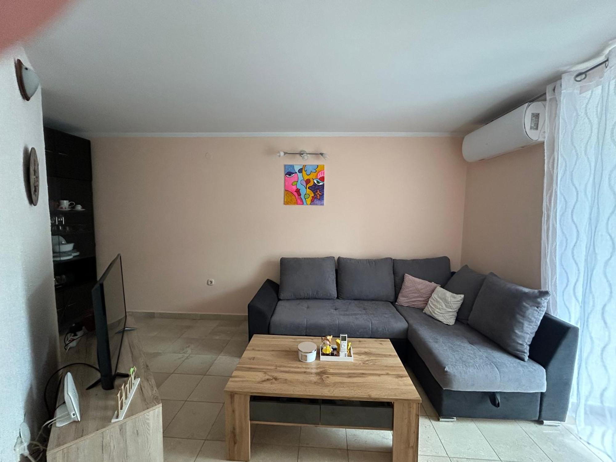 Luka Apartment *